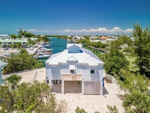 Exterior - Coco Cay House on Coco Plum with pool and dock (Marathon)