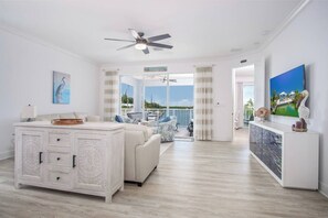 Unclassified image, 2 of 49, button