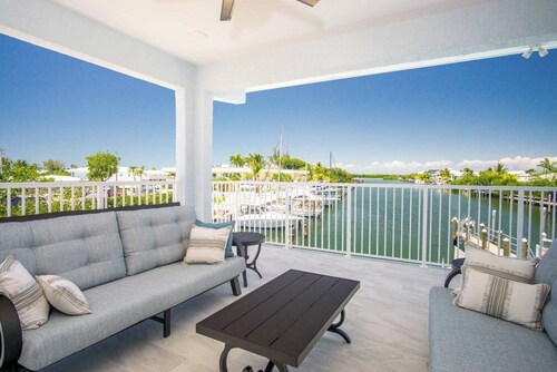 Coco Cay House on Coco Plum with pool and dock
