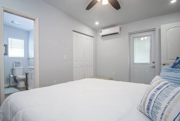 2 bedrooms, iron/ironing board, free WiFi, bed sheets