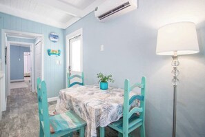 Dining - Sea La Vie 2 bedroom on open water in Kcb (Key Colony Beach)