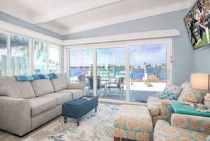 Smart TV, DVD player - Sea La Vie 2 bedroom on open water in Kcb (Key Colony Beach)