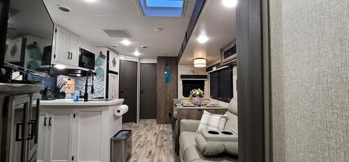 Hidden gem in Key Largo, bunk room, outdoor kitchen, 2 pools, laundry, 2 beaches