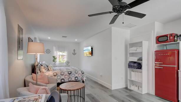 1 bedroom, desk, iron/ironing board, WiFi