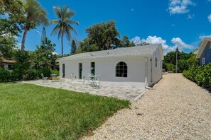 Exterior - Charming Downtown Retreat with Private Units (Bonita Springs)
