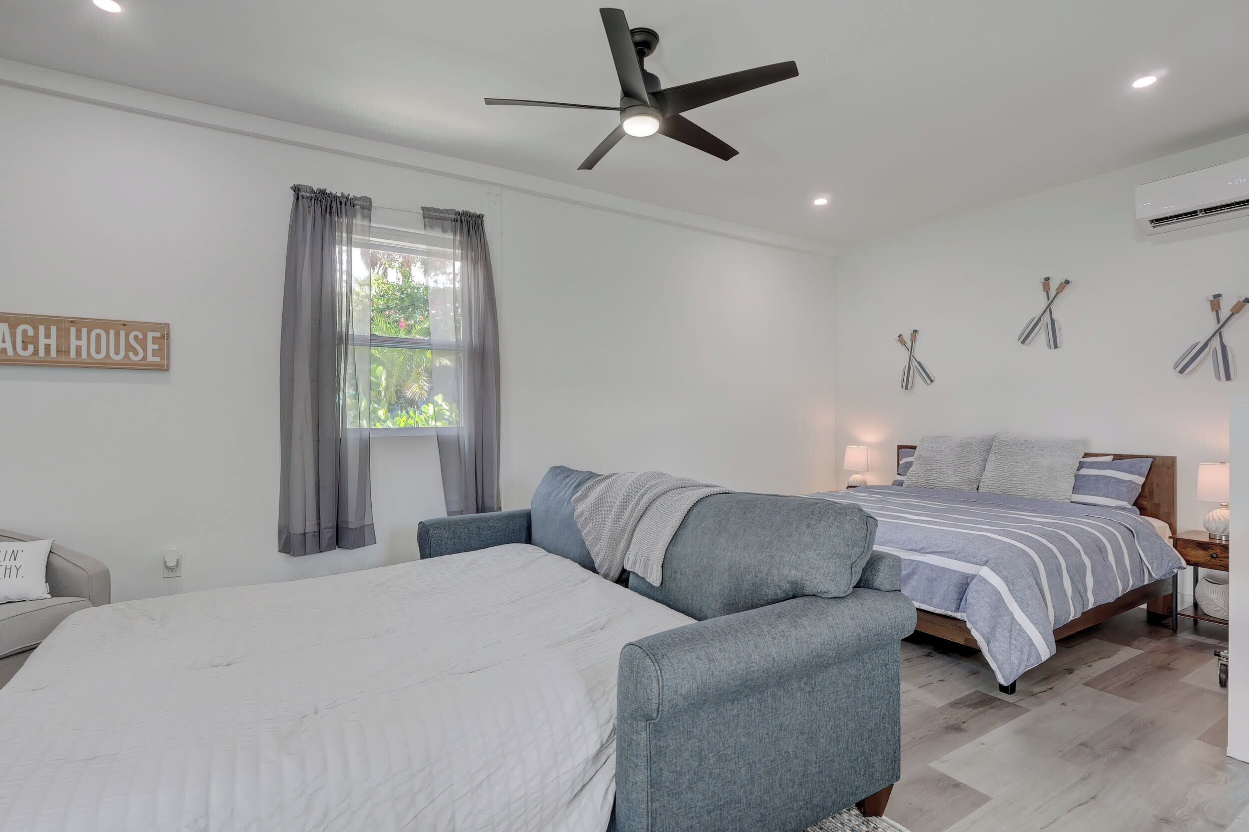 4 bedrooms, desk, iron/ironing board, WiFi
