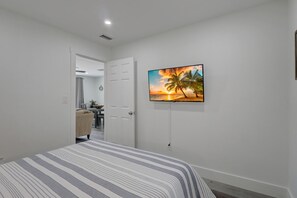 4 bedrooms, desk, iron/ironing board, WiFi