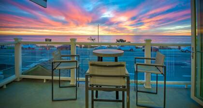 Oceanfront, Rooftop Deck & Fireplace, BBQ, Parking