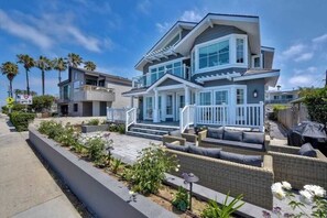 Exterior - Oceanfront, Rooftop Deck & Fireplace, BBQ, Parking (Carlsbad)