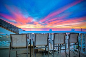 Property grounds - Oceanfront, Rooftop Deck & Fireplace, BBQ, Parking (Carlsbad)