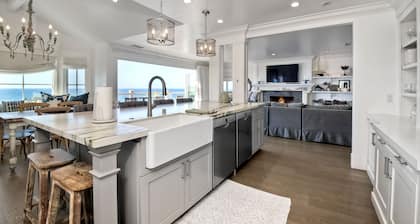 Oceanfront, Rooftop Deck & Fireplace, BBQ, Parking