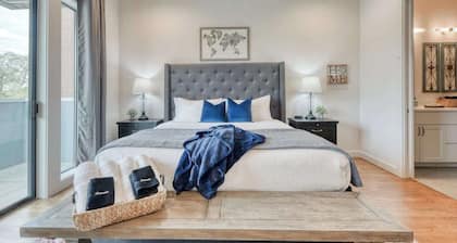 Upscale 4BR Town Home, Steps to Pearl/Riverwalk