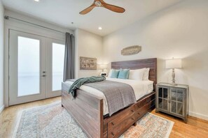 Unclassified image, 2 of 44, button