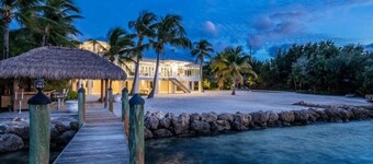 Island Beach House Oasis Your Memory Maker awaits