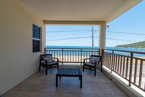 Terrace/patio - Gated Beachfront House - 10 Minutes from Kingston (Portmore)