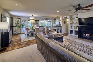 Smart-TV, peis og bøker