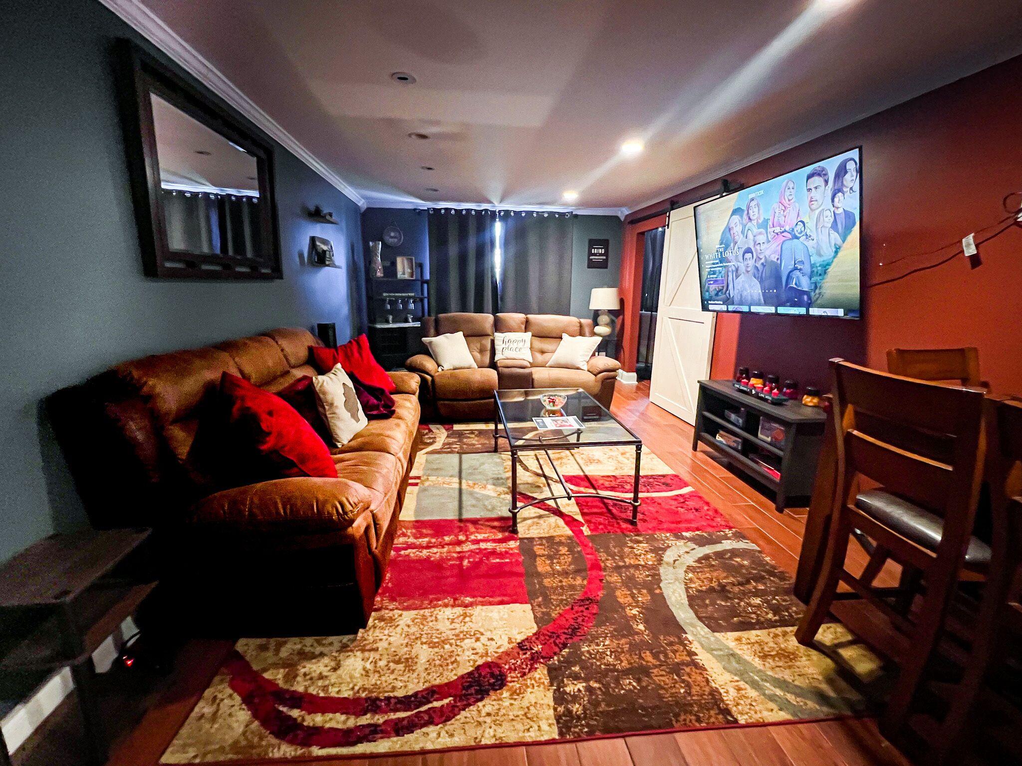 Perfect DTWN 2 Bed Condo w/ Cali King Bed and Gym