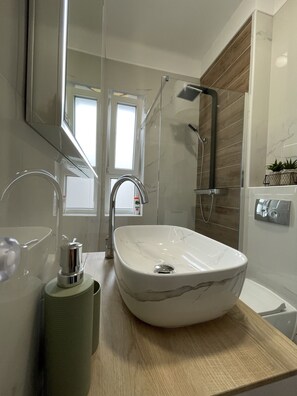 Apartment | Bathroom