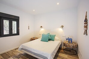 4 bedrooms, free WiFi, bed sheets