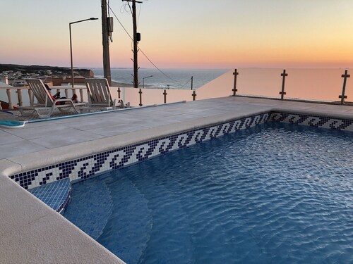 Star💫room ocean views, walking distance to beach