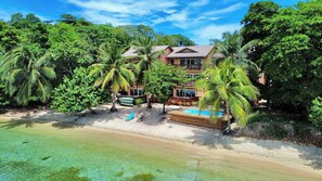 Exterior - Roatan Beach House - West Bay Beachfront (Islas de la Bahia)