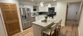 Luxury King Suite—Steps from Mayo Clinic Hospital