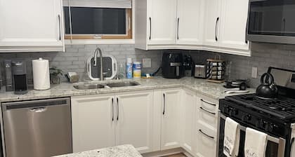 Luxury King Suite—Steps from Mayo Clinic Hospital