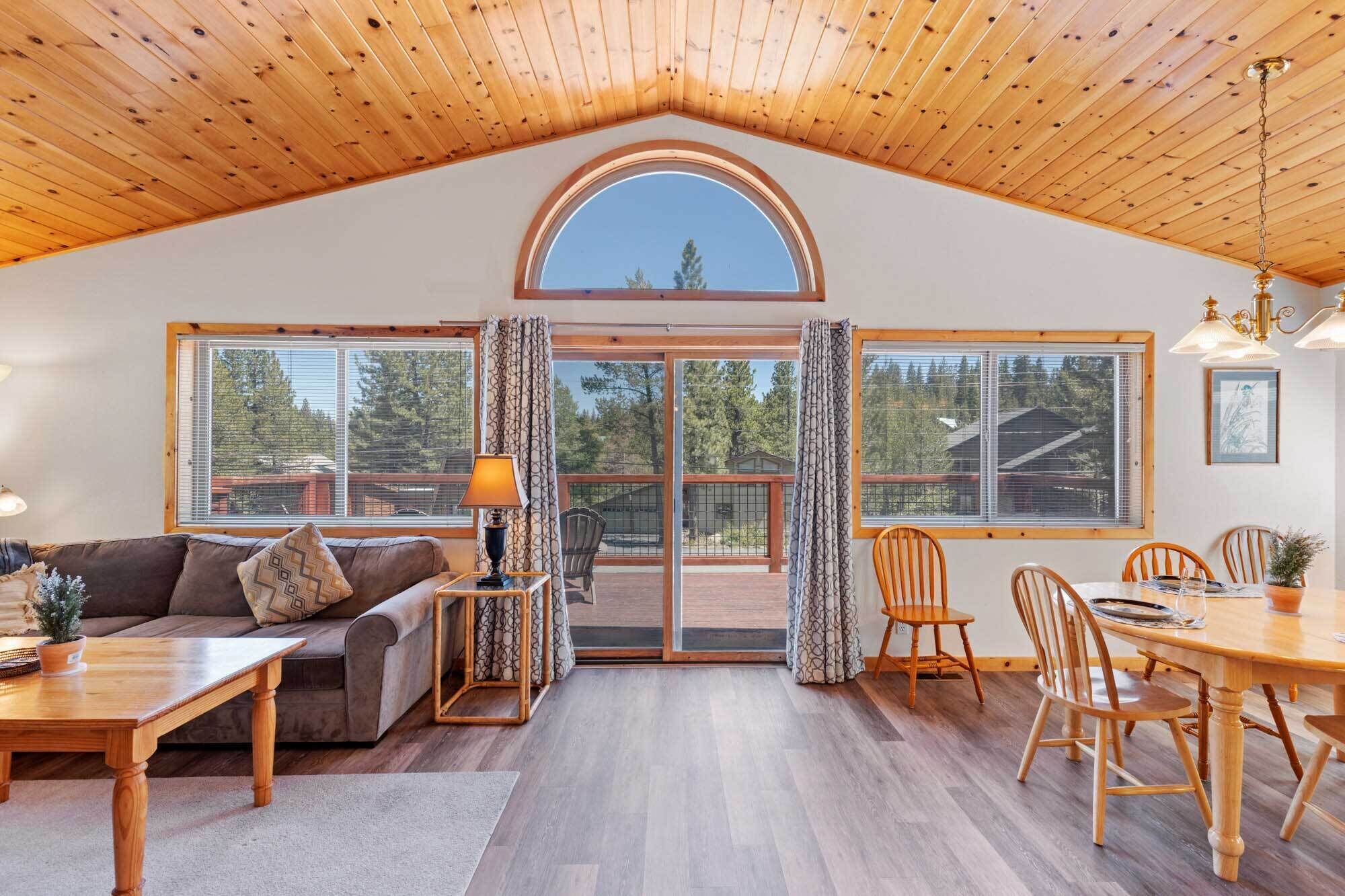 Truckee Mountain Home < 8 Mi to Donner Lake!