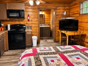 Unclassified image, 5 of 11, button - Charming 1-Bedroom Log Cabin – Ideal for Romantic Getaways! (Broken Bow)