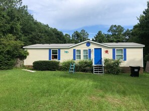 Exterior - Quiet Getaway close to the river, beach and the base (Sneads Ferry)