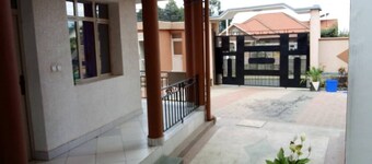 Grace Hotel By Green Safaris