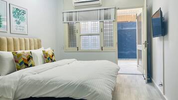 Classic Apartment, 1 Bedroom, Non Smoking | 1 bedroom, free WiFi, bed sheets