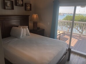 2 slaapkamers, een strijkplank/strijkijzer, wifi, beddengoed