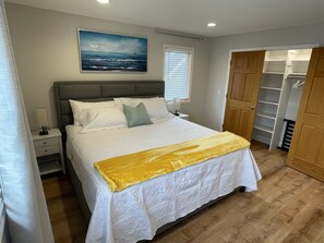 2 bedrooms, desk, iron/ironing board, travel cot