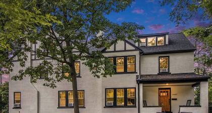 Hot Tubs | Game Room | Saunas | Theater | Walk Stadium/Downtown/Park | Decks