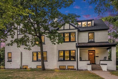 Hot Tubs | Game Room | Saunas | Theater | Walk Stadium/Downtown/Park | Decks