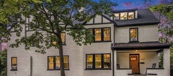 Hot Tubs | Game Room | Saunas | Theater | Walk Stadium/Downtown/Park | Decks