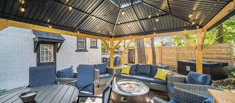 Hot Tubs | Game Room | Saunas | Theater | Walk Stadium/Downtown/Park | Decks