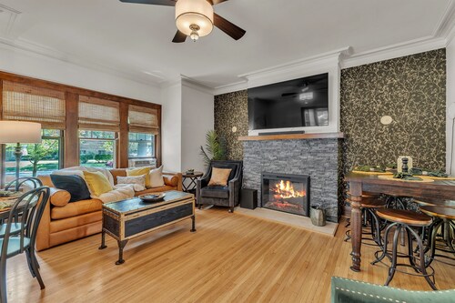 Hot Tubs | Game Room | Saunas | Theater | Walk Stadium/Downtown/Park | Decks