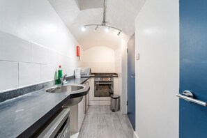 Superior Studio, Ensuite | Private kitchen - Oakfield Place Townhouse (Bristol)