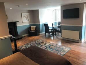 3 Schlafzimmer, BĂŒgeleisen/BĂŒgelbrett, Reisekinderbett, kostenloses WLAN