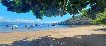 Casa Na Ilha Grande com Café da Manhã  - Conforto, Natureza e Aventura.