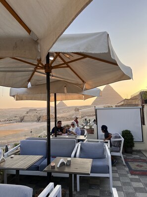 Restaurant - Queen Pyramids View (Giza)
