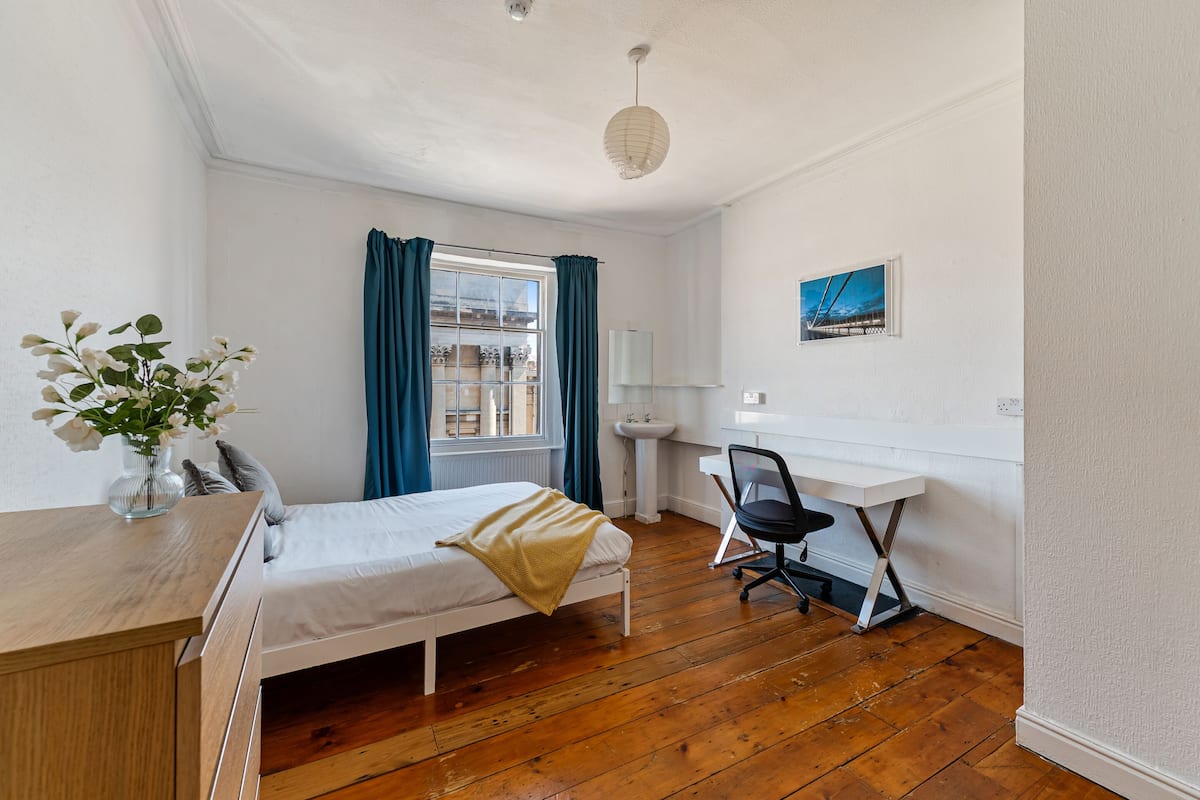 Chambre Double Supérieure, salle de bains commune