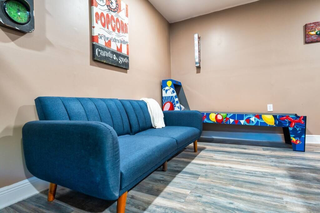 This room is the perfect place to relax with your family. It has a great pool table, 2 double beds and an extra sofa bed for extra guests. 