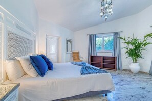 5 多间卧室、客房内保险箱、熨斗/熨衣板、免费 WiFi