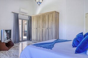 5 slaapkamers, een kluis op de kamer, een strijkplank/strijkijzer