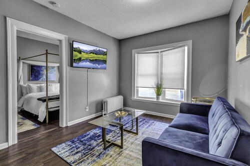 ⭐CHIC BEAUTY IN ALLENTOWN  HEART OF THE CITY ⭐