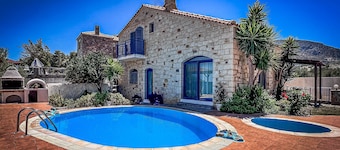 Niriides Villas | Aktea | Villa 3-bedrooms with private pool