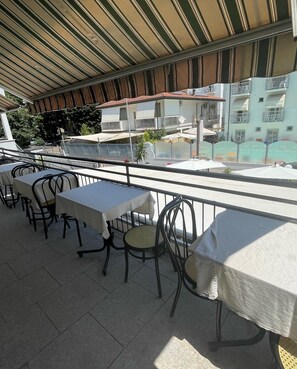 Lobby sitting area - Hotel Moroni (Rimini)